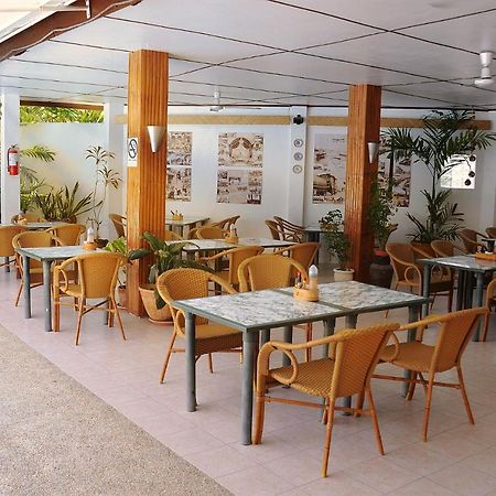 Marcosas Cottages Resort Moalboal Extérieur photo
