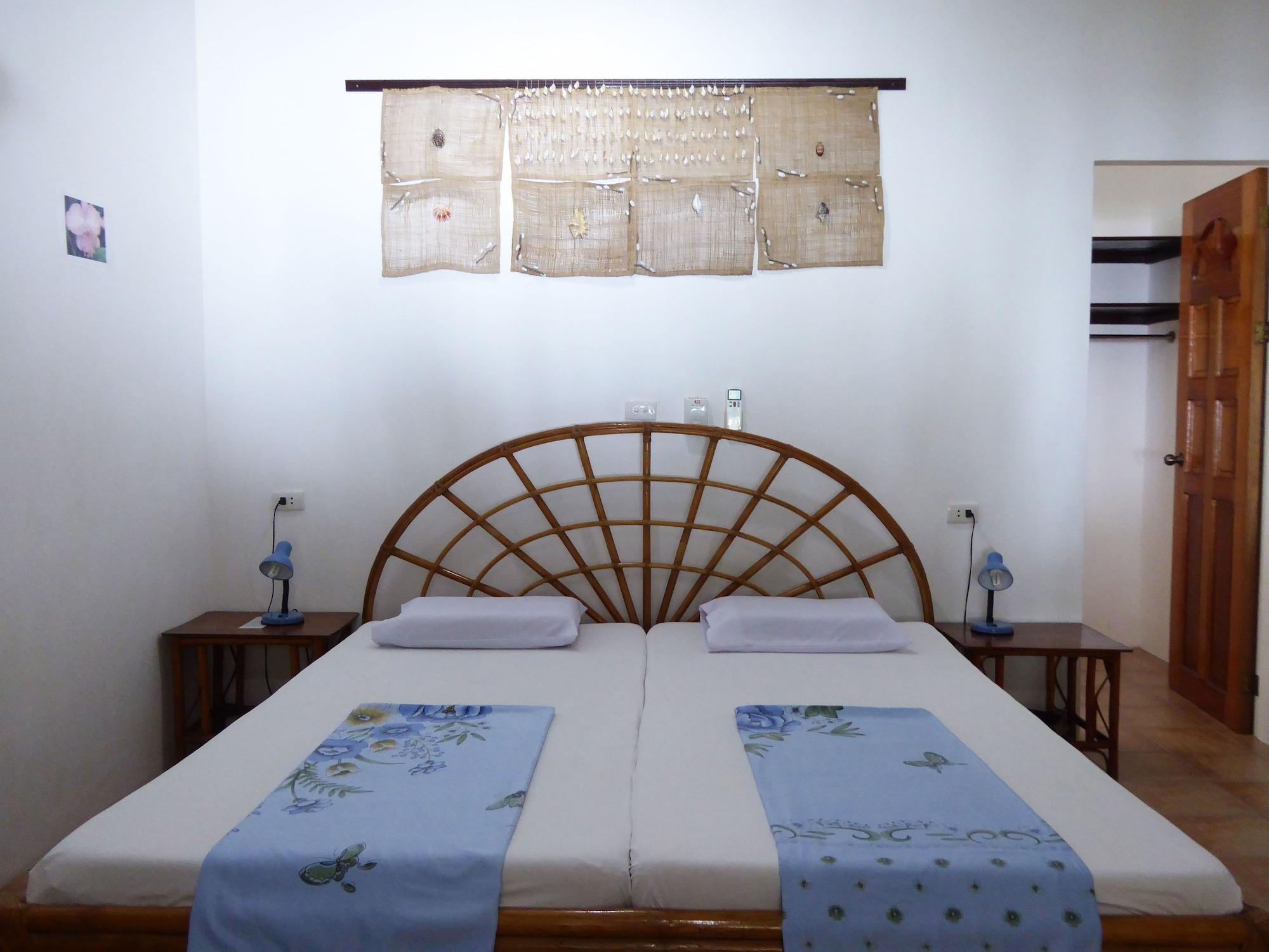 Marcosas Cottages Resort Moalboal Extérieur photo