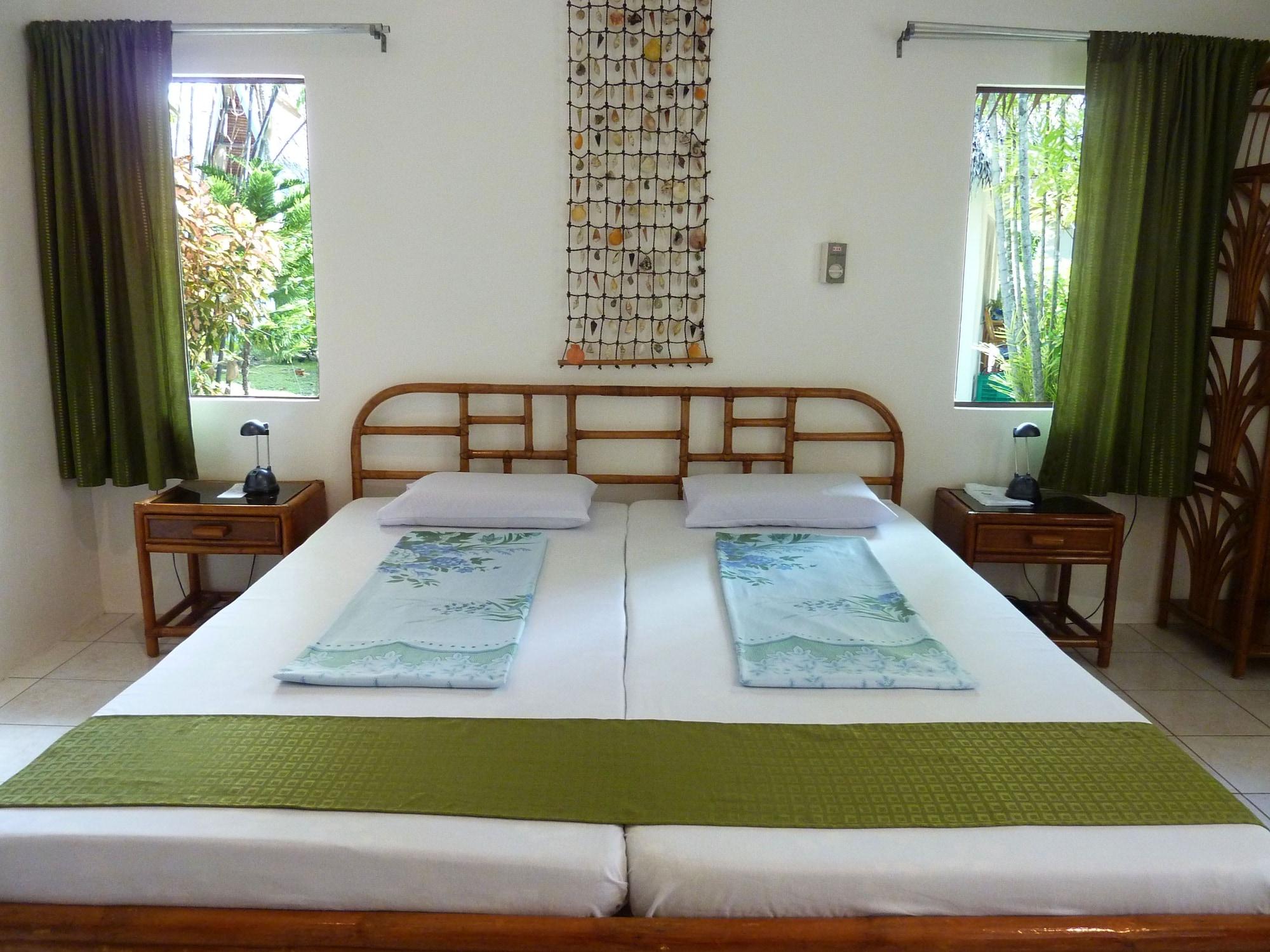 Marcosas Cottages Resort Moalboal Extérieur photo