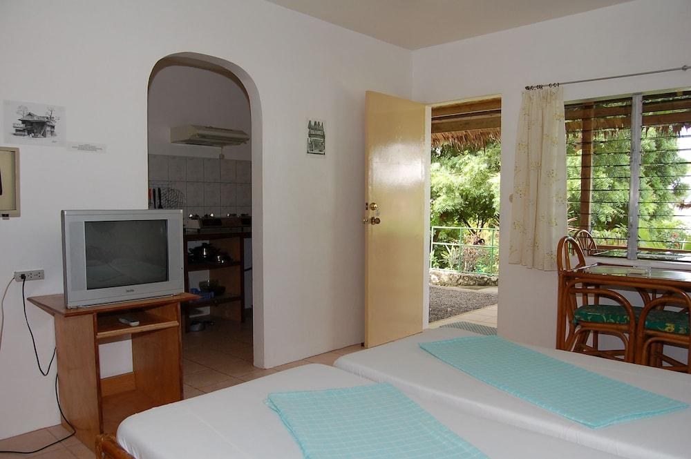 Marcosas Cottages Resort Moalboal Extérieur photo