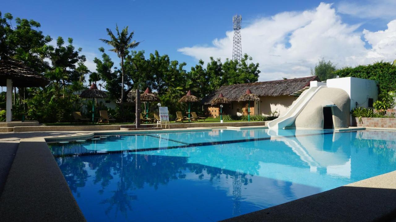 Marcosas Cottages Resort Moalboal Extérieur photo