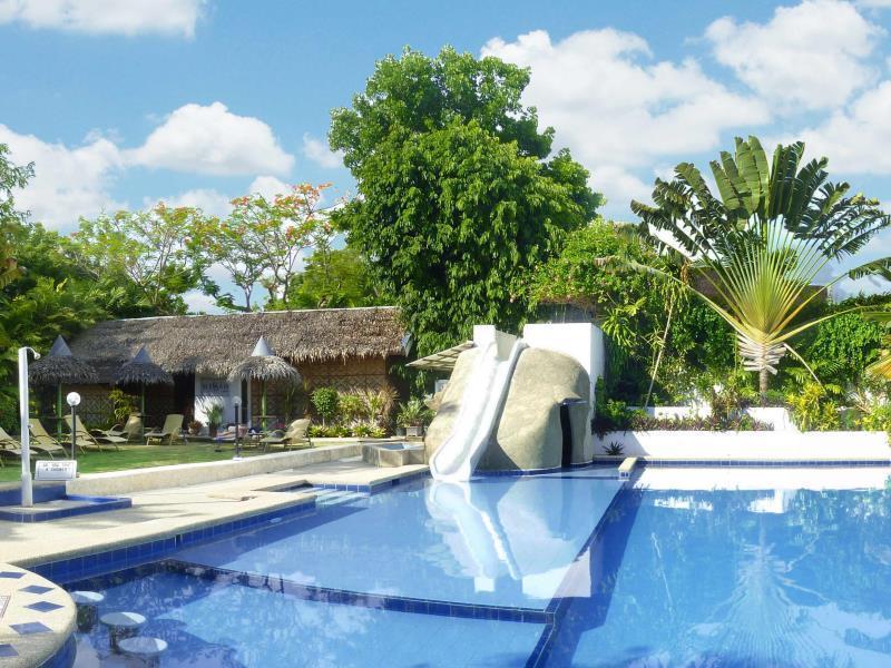 Marcosas Cottages Resort Moalboal Extérieur photo
