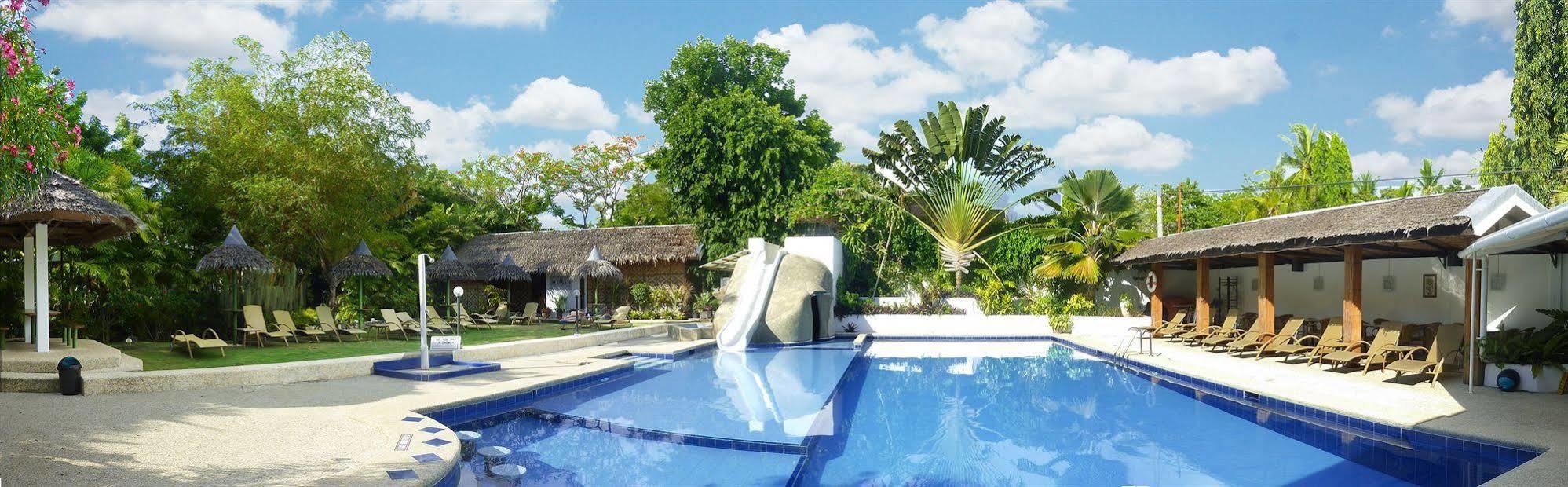 Marcosas Cottages Resort Moalboal Extérieur photo