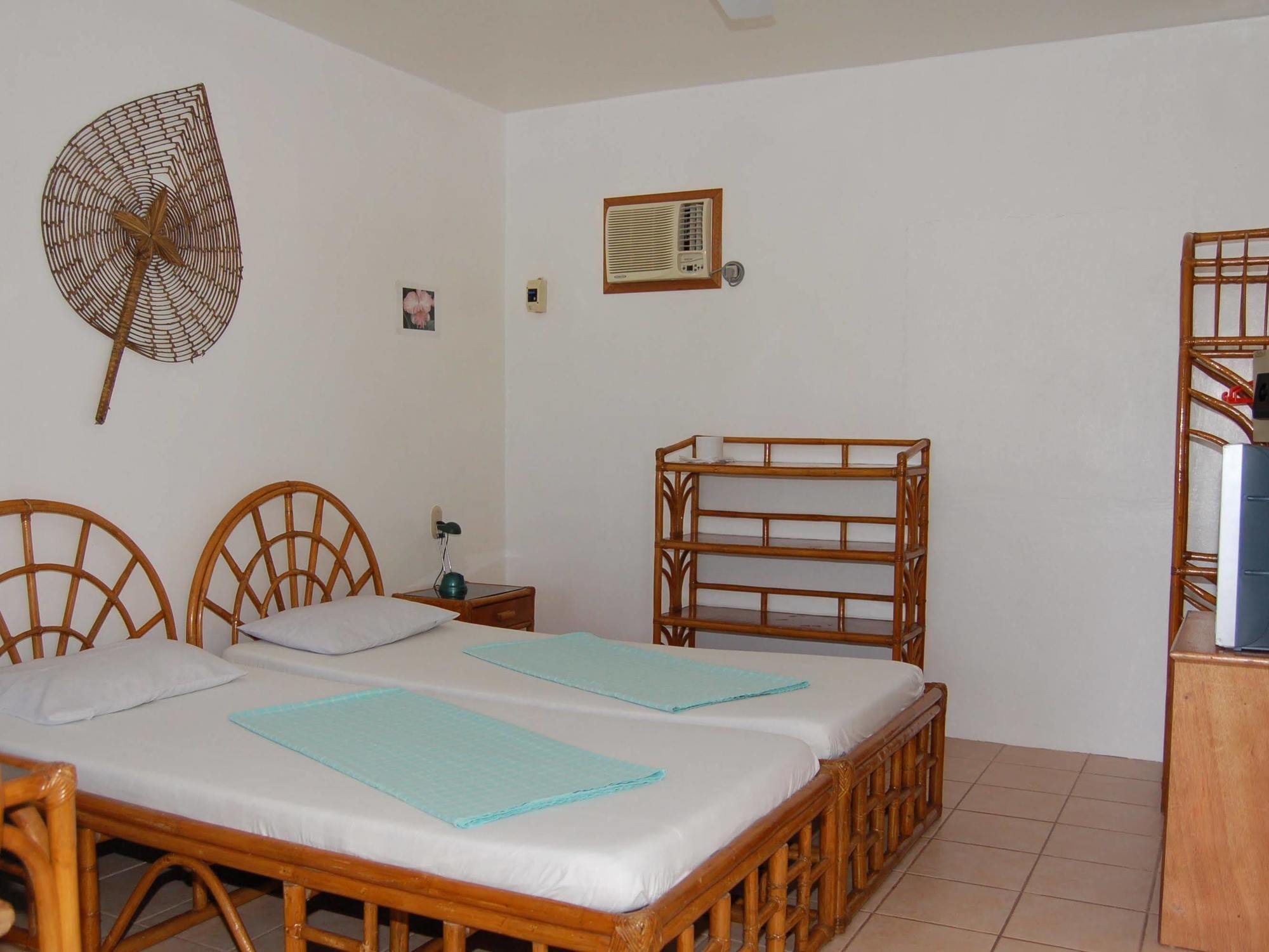 Marcosas Cottages Resort Moalboal Extérieur photo