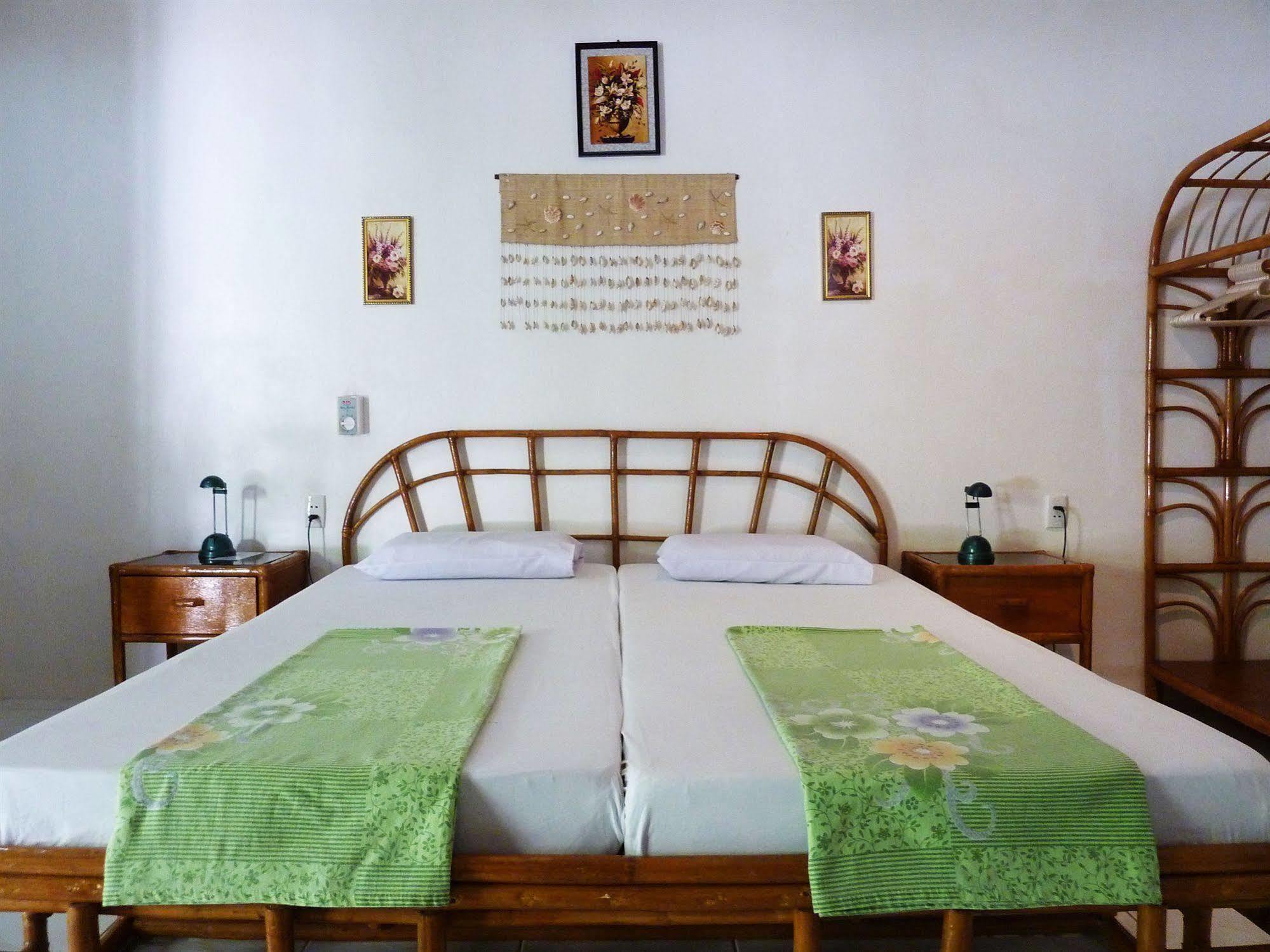 Marcosas Cottages Resort Moalboal Extérieur photo