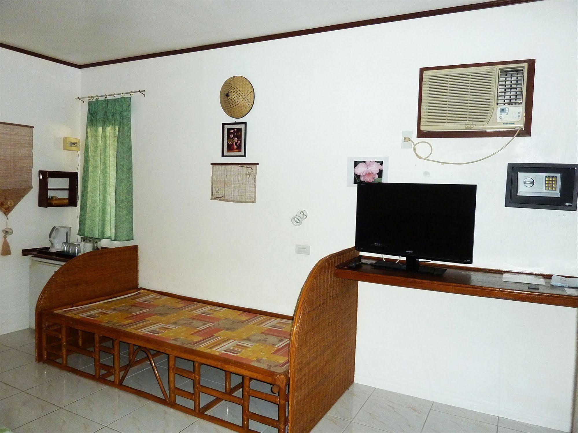 Marcosas Cottages Resort Moalboal Extérieur photo