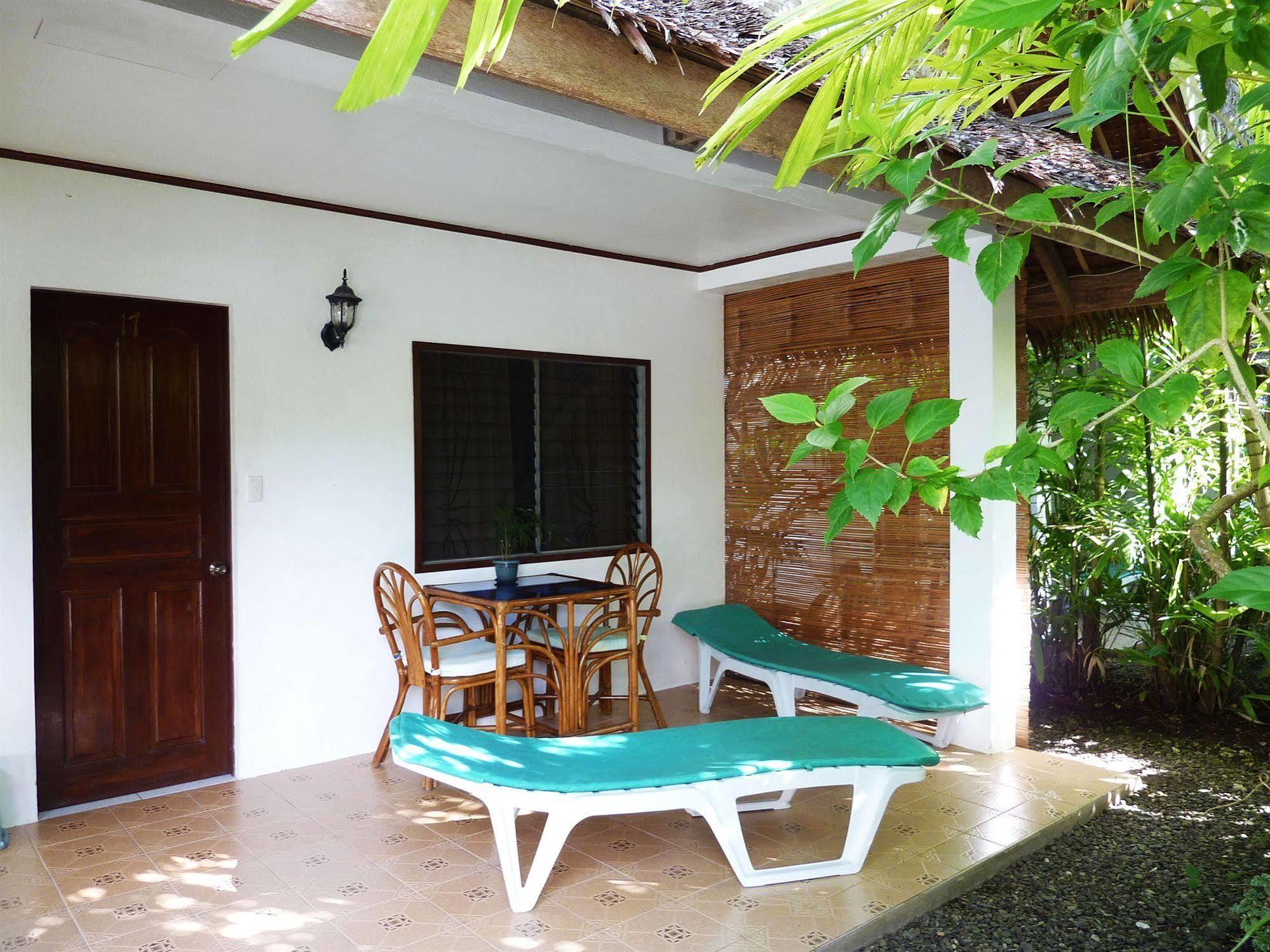 Marcosas Cottages Resort Moalboal Extérieur photo