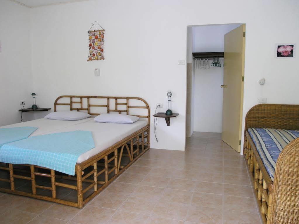 Marcosas Cottages Resort Moalboal Extérieur photo